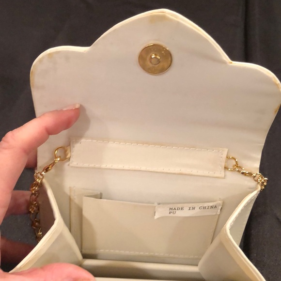 🎉HP🎉 Evening Bag - Cream Colored with Rhinestone studded close - Picture 3 of 4